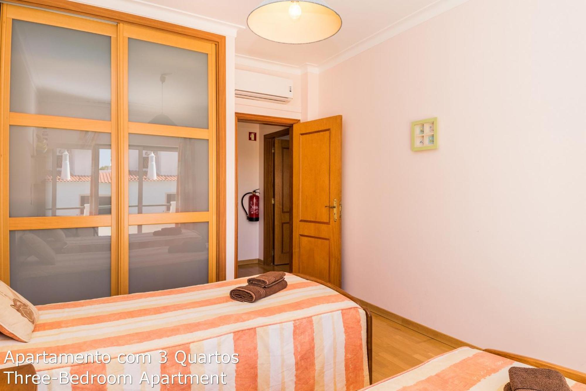 Akisol Albufeira Sunny Apartment ออยุส ดิ อากวา ภายนอก รูปภาพ